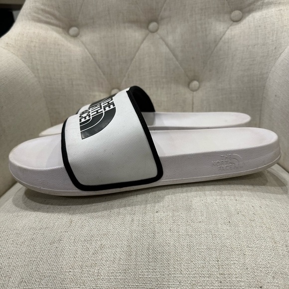 THE NORTH FACE BASE CAMP SLIDES Sandals Men’s 12 WHITE Black USA Spellout Logo